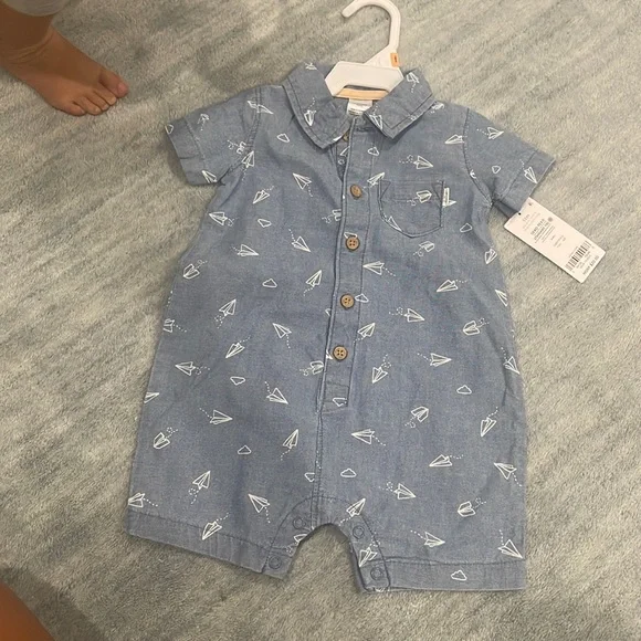 Carters romper - Picture 1 of 4